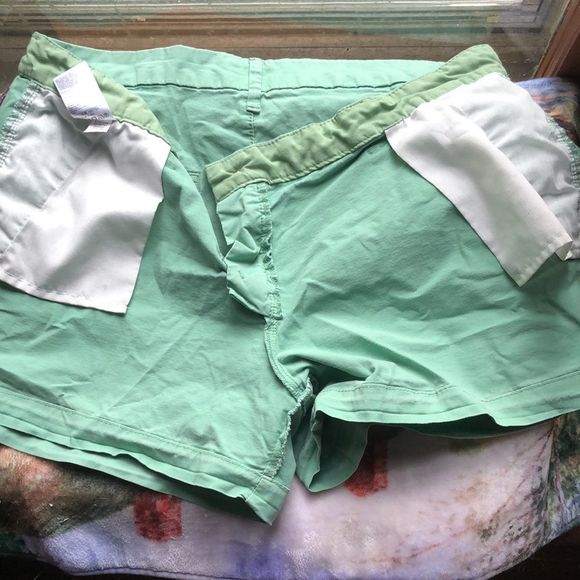 Old Navy sz 12 light green shorts 97% cotton 3% spandex/ 2 slide side pockets - Picture 9 of 12